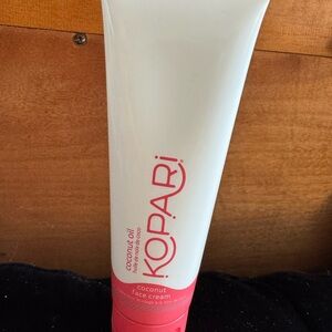 Kopari Coconut Oil Face Cream - White and Pink